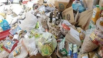 ضبط 4 طن مواد غذائية و400 كرتونة زيت طعام مجهولة  المصدر بالمنوفية