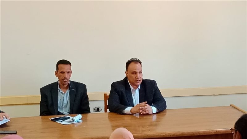 وكيل وزارة الشباب والرياضة اثناء الاجتماع