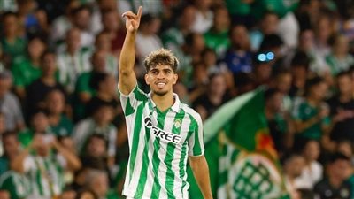  نهائي دوري المؤتمر.. ريال بيتيس يتفوق على تشيلسي 1-0 بالشوط الأول (فيديو)