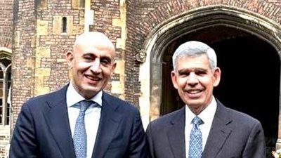 وزير التربية والتعليم يلتقي الدكتور محمد العريان رئيس كلية كوينز بجامعة كامبريدج