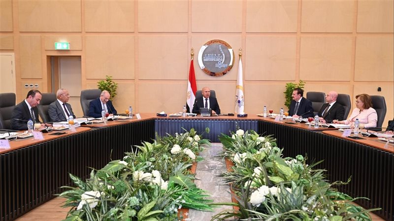 وزير النقل يوجه باستقطاب عناصر مميزة للعمل بالوطنية للملاحة