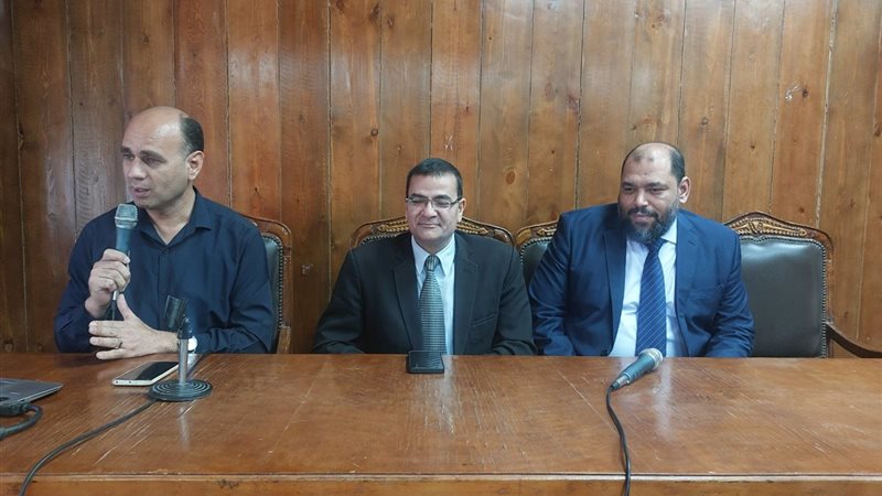 وكيل كلية دارالعلوم أثناء الندوة