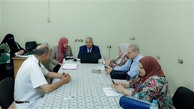 وكيل تعليم الفيوم يتابع لجان امتحانات الإعدادية من غرفة العمليات