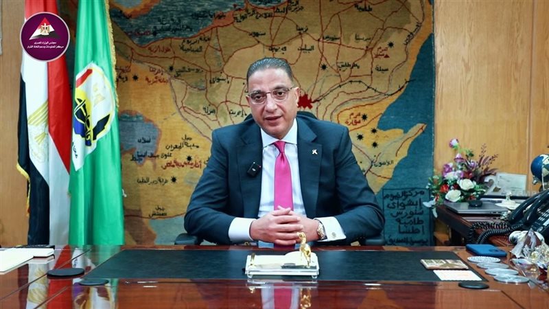 الدكتور احمد الانصارى محافظ الفيوم