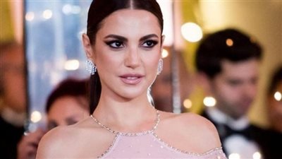 بملابس البحر.. درة تخطف الأنظار في أحدث ظهور (صورة)