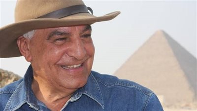 زاهي حواس يكشف عن كتابه الجديد.. قصة حياة من التنقيب إلى العالمية