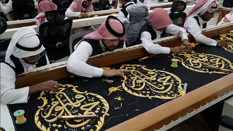 مراحل تصنيع كسوة الكعبة 