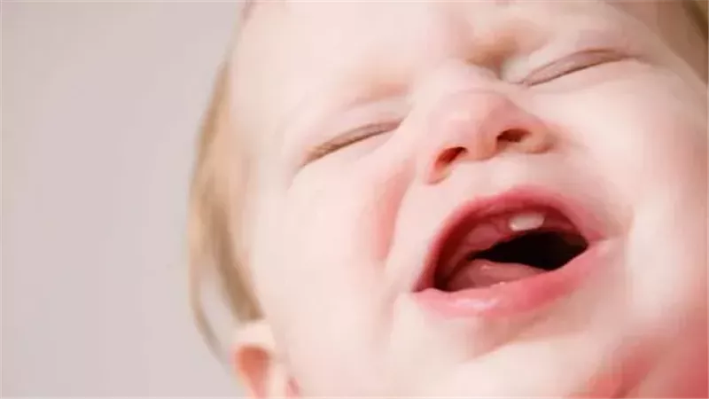 أعراض التسنين 