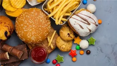 احذر منها.. 7 أطعمة تضر بخلايا المخ وتصيبك بالزهايمر والخرف