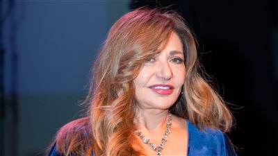 ليلى علوي تُكرم من مهرجان روتردام للفيلم العربي في هولندا (صور)