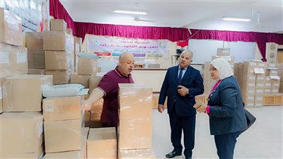 مدير تعليم الفيوم يتابع مركز توزيع أسئلة الشهادة الإعدادية من داخل المطبعة السرية 