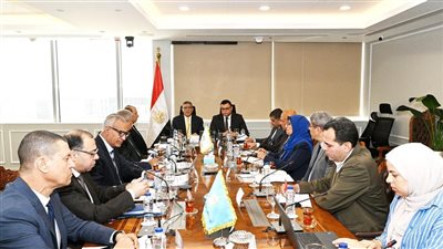 مشروعات مياه الشرب والصرف الصحي على طاولة وزير الإسكان ومحافظ الجيزة