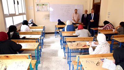 ضبط طلاب بحوزتهم هواتف محمولة في ثالث أيام امتحانات الشهادة الإعدادية بالمنوفية