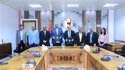 جامعة سوهاج تتعاون مع شركة مياه الشرب والصرف بمجال التوعية والأبحاث العلمية