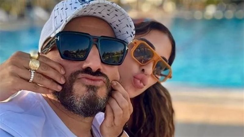 مجدي الهواري وزوجته