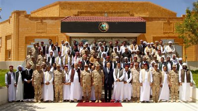 المنطقة الغربية العسكرية تنظم لقاء مع شيوخ وعواقل مطروح‎