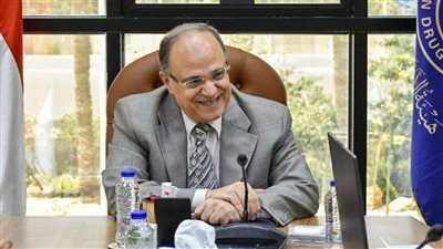  رئيس هيئة الدواء المصرية يعقد اجتماعاً مع ممثلي شركة باي لحلول الأعمال