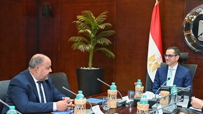 وزير الاستثمار يبحث مع ممثلي قطاع القطن سبل دعم الزراعة والتصدير وتعزيز المنظومة الوطنية