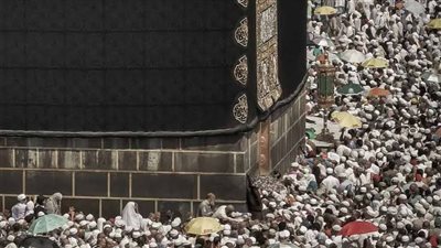 دار الإفتاء توضح حكم التبرع بالحج عن الوالدين المتوفين