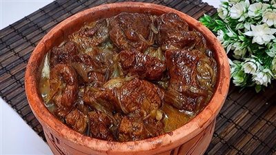 لسفرة عيد الأضحى 2025.. حضري طاجن اللحمة بالبصل على أصوله