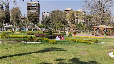 حريق بحديقة الطفل بمصرالجديدة..والحماية المدنية تدفع بسيارات الإطفاء للسيطرة على النيران