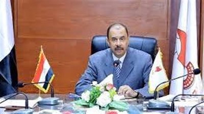 محافظ سوهاج: إعادة هيكلة مشروعات إنتاجية متعثرة وتعظيم عوائدها