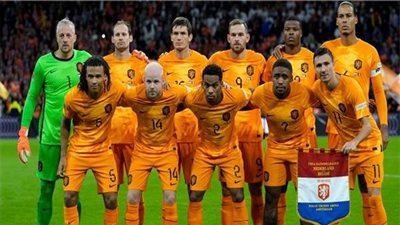 رونالدو كومان يعلن التشكيل الأساسي لهولندا أمام فنلندا في تصفيات كأس العالم