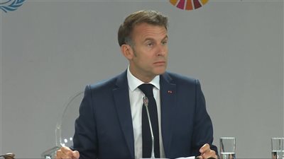 ماكرون: سنقدم مع بريطانيا وألمانيا عرضا تفاوضيا كاملا لإيران