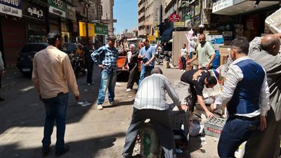 محافظ الدقهلية يتابع حملة لرفع الإشغالات على حرم الشارع بحي غرب المنصورة