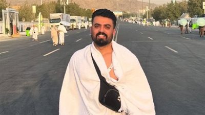 الفنان إسلام جمال يشارك متابعيه صورا من أدائه لمناسك الحج