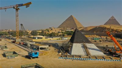 آخر مستجدات أعمال محطة مترو الرماية أمام المتحف الكبير والأهرامات (صور)