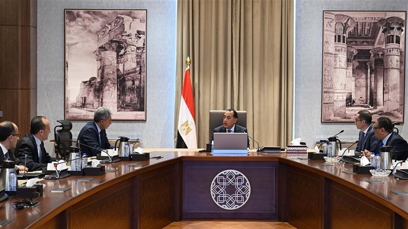 رئيس الوزراء ووزيري السياحة والاستثمار
