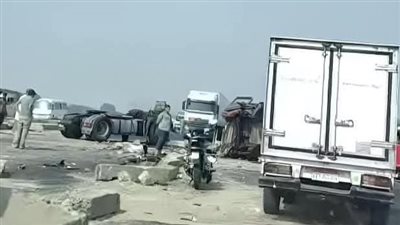 مصرع وإصابة 4 أشخاص في حادث تصادم بين تريلا اوتوبيس بالطريق الإقليمي في المنوفية