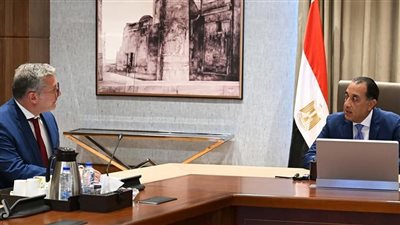 دعم حكومي لجذب الاستثمارات.. مدبولي يبحث مع وزير البترول ملفات القطاع 