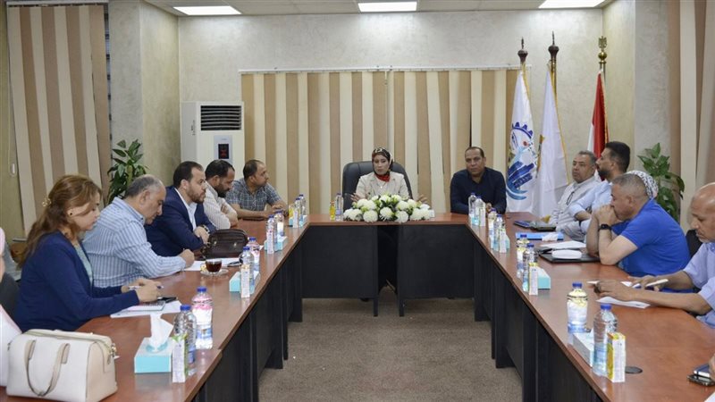 مسؤلو الجهاز ومستثمري الحي الصناعي بالسويس الجديدة