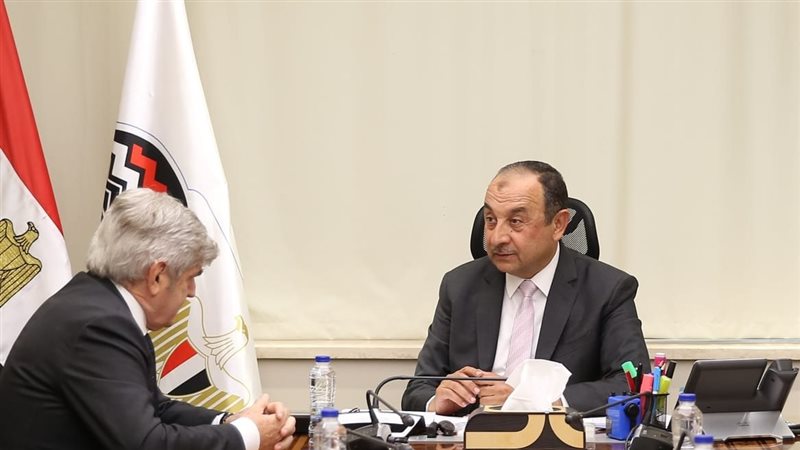 وزير قطاع الأعمال العام ورئيس الشركة الإيطالية