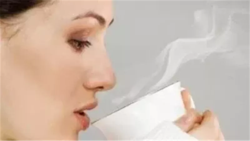 فوائد الماء الساخن 