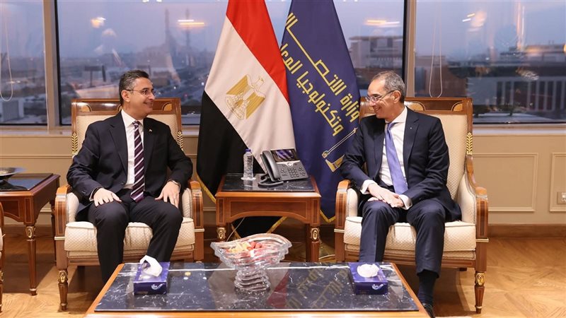 وزيرا التموين والاتصالات