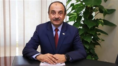 وزير قطاع الأعمال العام يبحث مع 