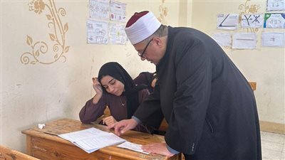 طلاب الأدبي بالشهادة الثانوية الأزهرية يؤدون امتحاناتهم بمادة اللغة الإنجليزية 