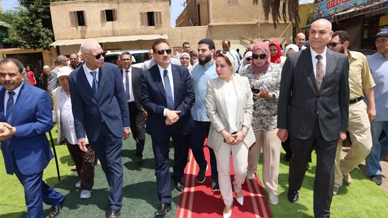 جانب من تدشين القافلة الطبية المتكاملة 