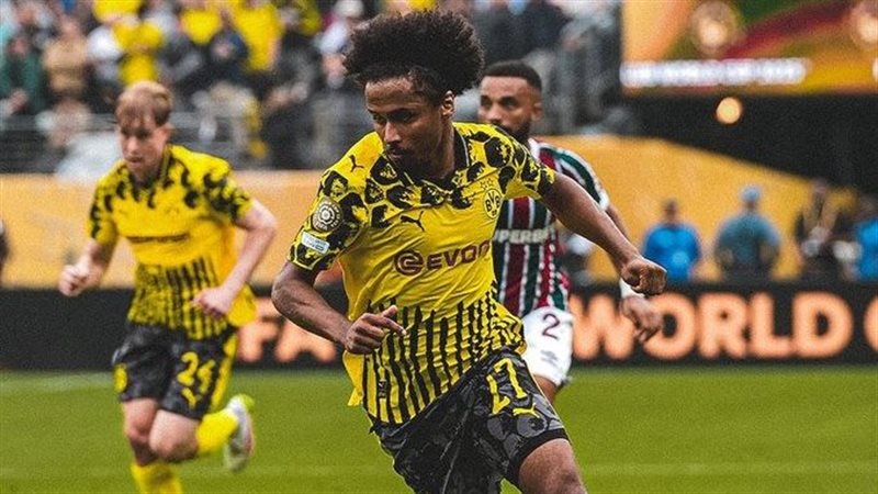 بروسيا دورتموند الألماني وفلومينينسي البرازيلي 