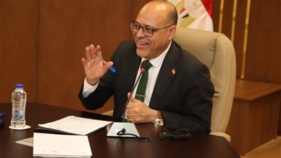    تسليم عقود عمل  جديدة  لذوي الهمم بمحافظة القاهرة   