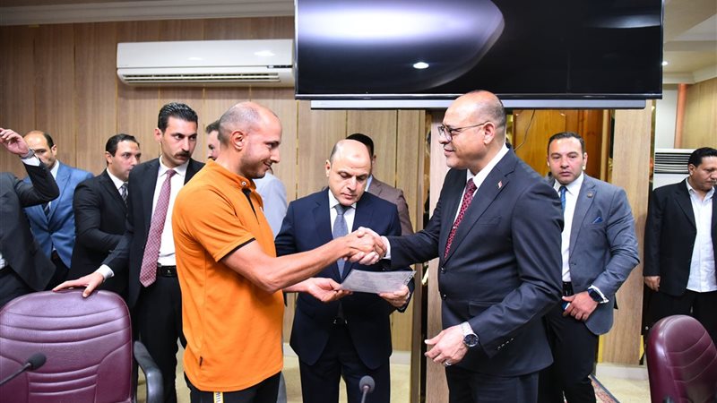 وزير العمل 
