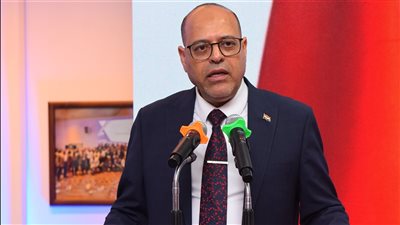 وزير العمل يُسلم 50 عقد عمل لذوي الهمم من القاهرة.. تفاصيل
