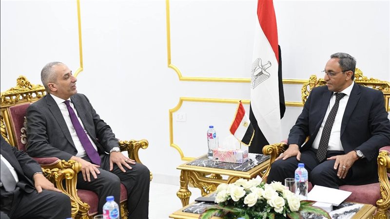 رئيس البنك الزراعي ومحافظ قنا