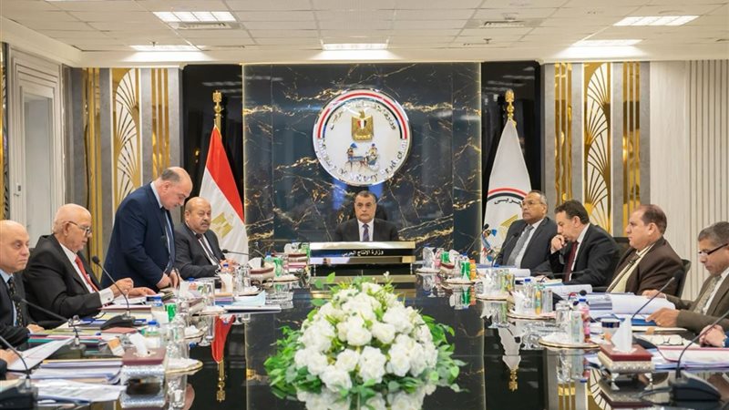 خلال الاجتماع 
