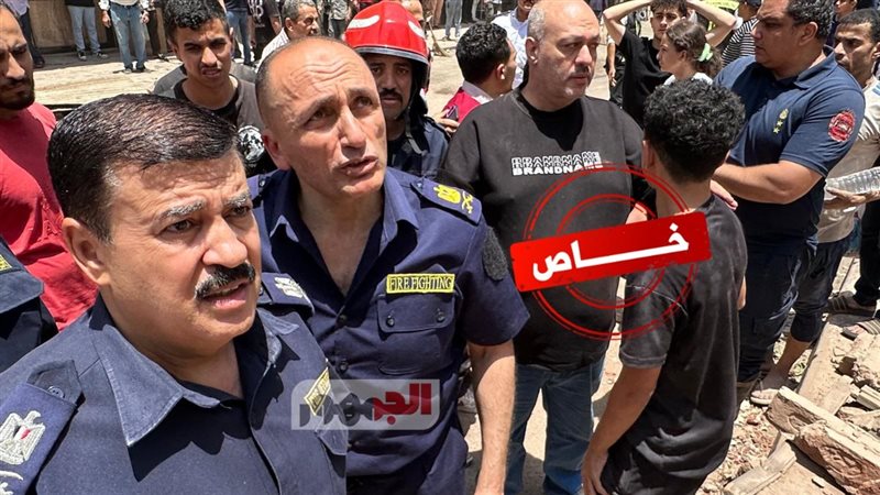 مدير الحماية المدنية أثناء متابعة فرق الإنقاذ 