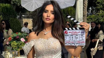 زينة بفستان زفاف من مسلسل 