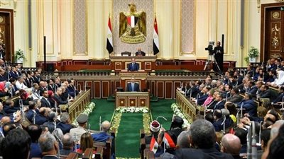 بجلسة حاسمة.. رئيس مجلس النواب ممازحا: ما عندناش فلوس لبند الكراسي